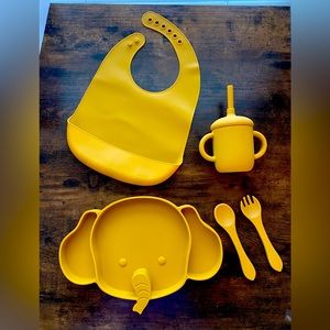 Silicone Baby  Custom Feeding Set Includes 5 pieces. Approve FDA. Elephant form.